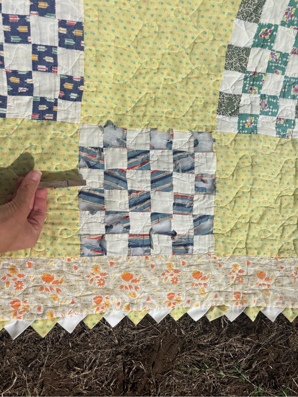 Handmade Yellow Patchwork Prairie Point Quilt - Picture 3 of 9